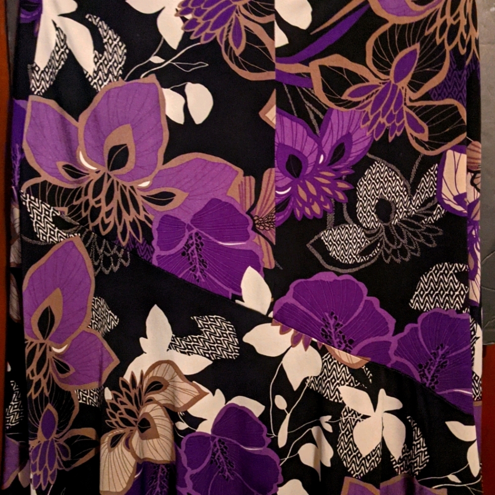 East 5th Black Floral Skirt